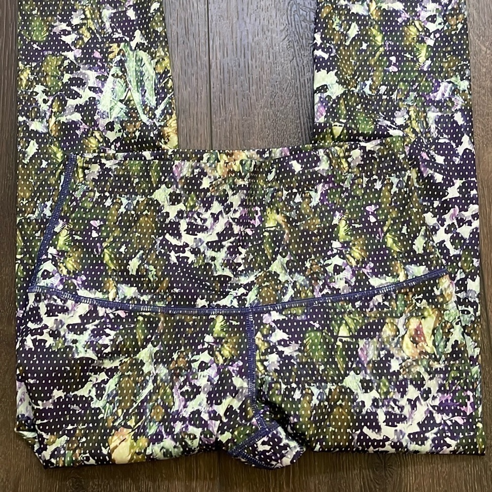 Lululemon Wunder Under Floral Crop Legging - Picture 3 of 6